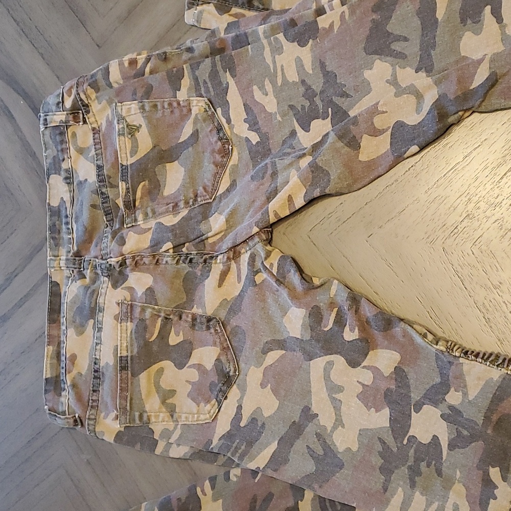 VIP Camo jeans - Picture 2 of 8